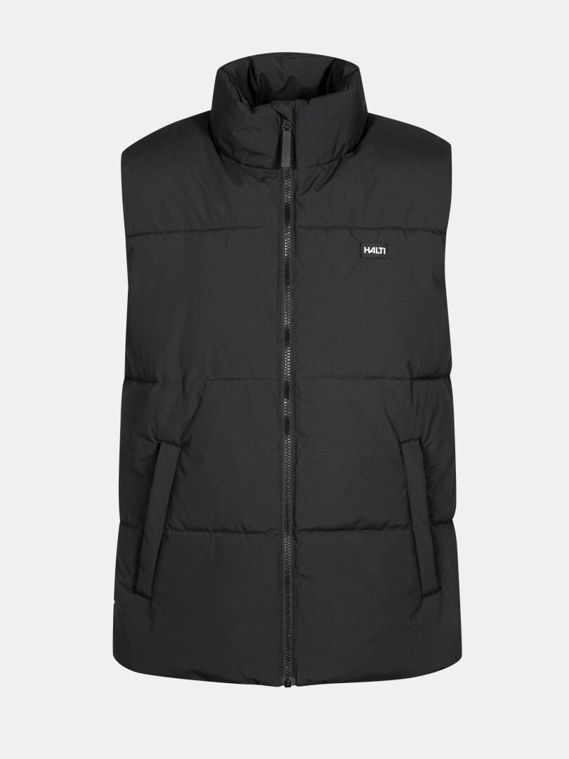 Halti Penger Classic Puffer Liivi Miesten musta, kierrätetystä polyesteristä valmistettu pusero, jossa on vetoketju ja valkoinen logo rinnassa.