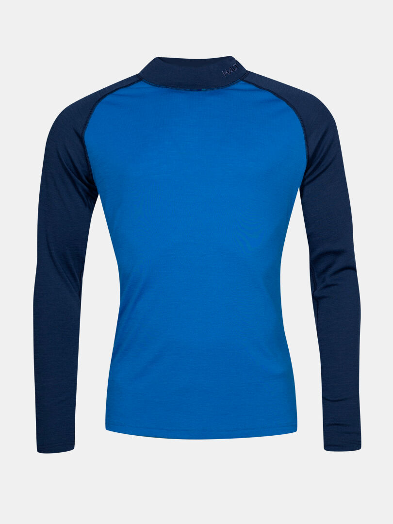 Halti Neva Merino Kerrasto Miesten takakuva, sininen runko ja tummansiniset hihat, yksivärisellä pohjalla.