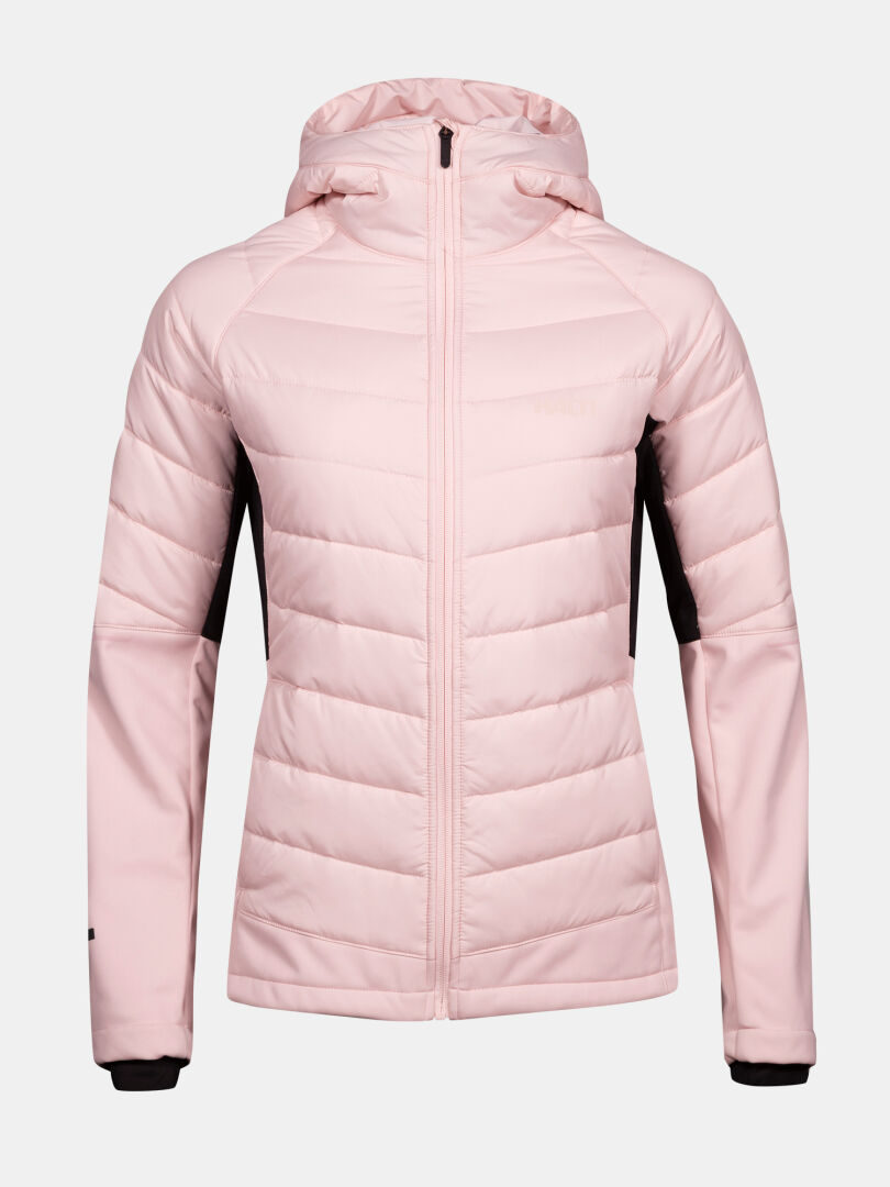 Vaaleanpunainen Halti Hanki 2 Hybrid Plus -hiihtotakki, jossa on Stormwall softshell ja mustat sivu- ja hihakomponentit.