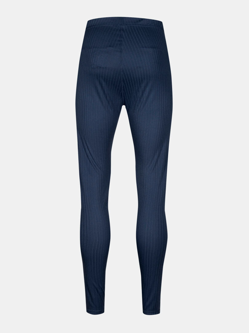 Takakuva Halti Dual Kerrasto Miesten tummansinisistä korkeavyötäröisistä legginsseistä, jotka ovat kierrätyspolyesteriä ja joissa on pystysuuntaiset nastaraidat.